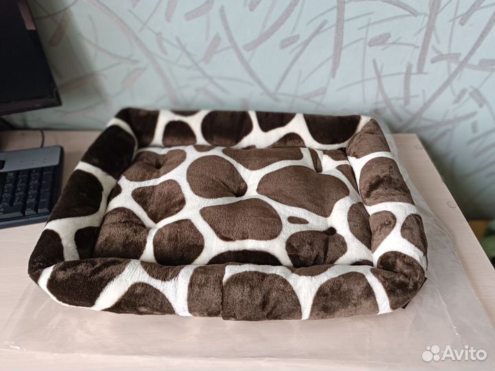 Когтеточка столбик для кошки и лежанка новые