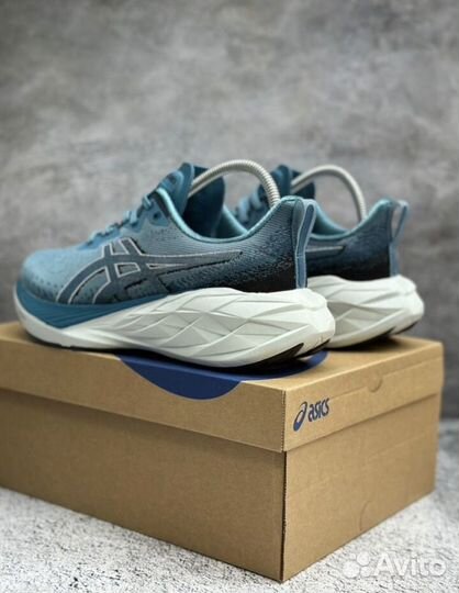 Кроссовки беговые Asics Novablast 4