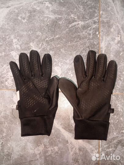 Перчатки Nike hyperwarm
