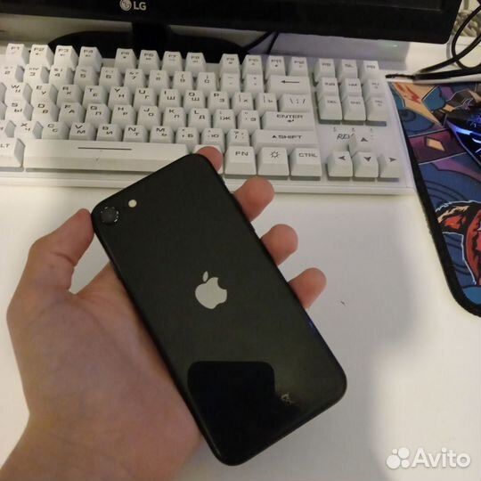 iPhone SE, 128 ГБ
