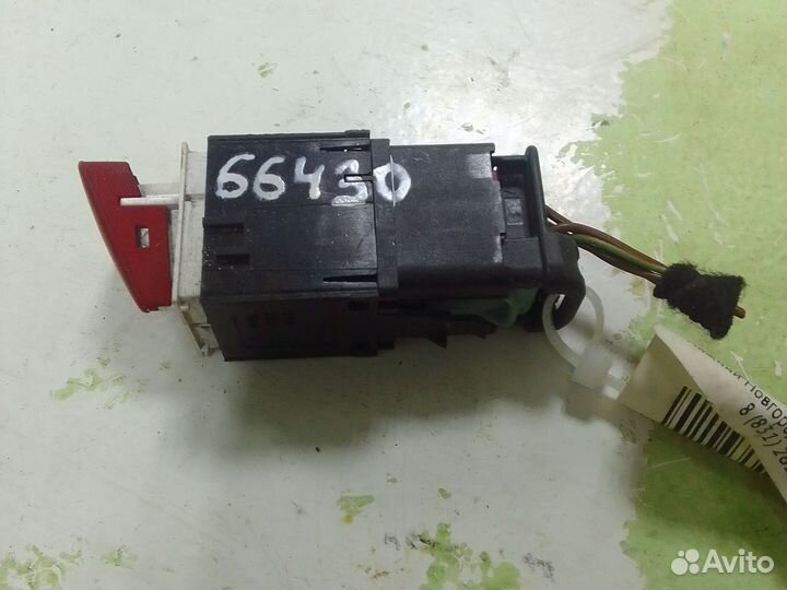 Кнопка аварийной сигнализации Volkswagen Passat B6