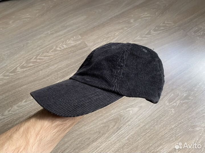 Вельветовая кепка
