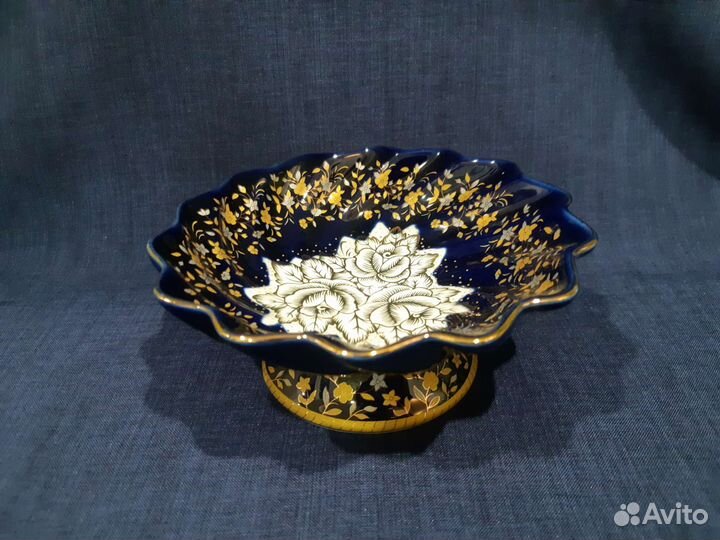 Конфетница на ножке