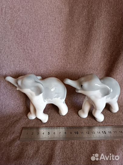 Фарфоровая статуэтка слоник