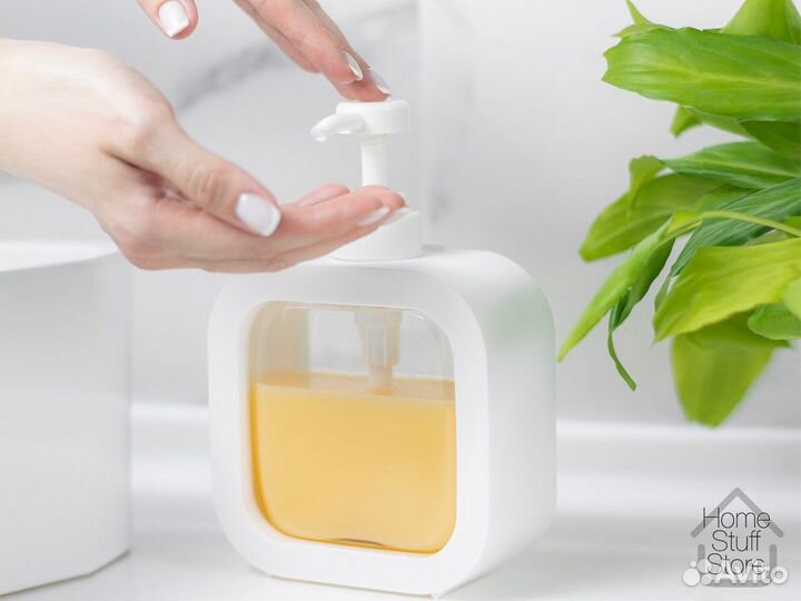 Белый квадратный дозатор для мыла