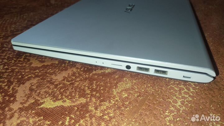 Ноутбук asus