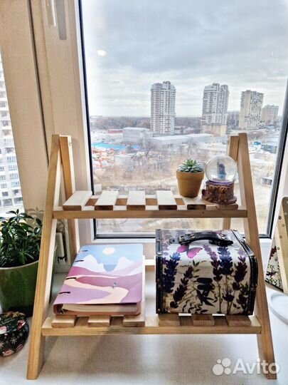 Полочка для цветов настольная деревянная