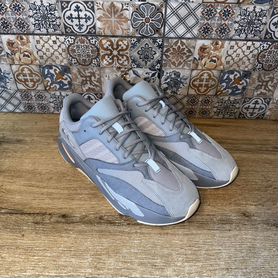 13 US Кроссовки Adidas Yeezy Boost 700