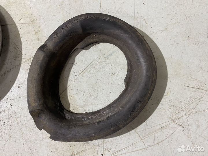 Прокладки передних пружин BMW 5 E60