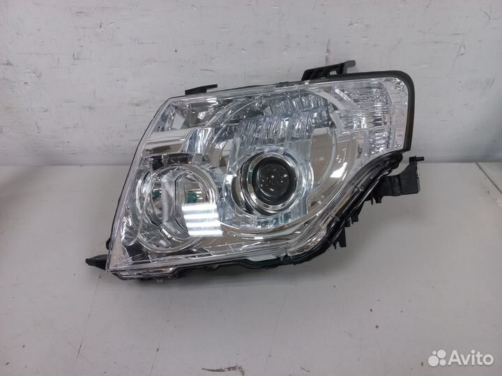 Фара левая Mitsubishi Pajero 4