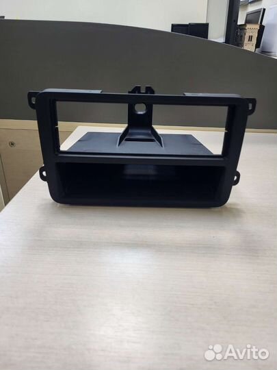 Рамка автомагнитолы Volkswagen Polo