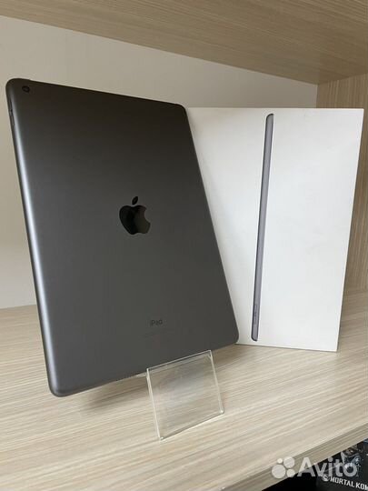 Apple iPad (8-го 2020) 32Gb Арт.002384470122