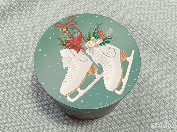 Коробка подарочная новогодняя 18х18х13