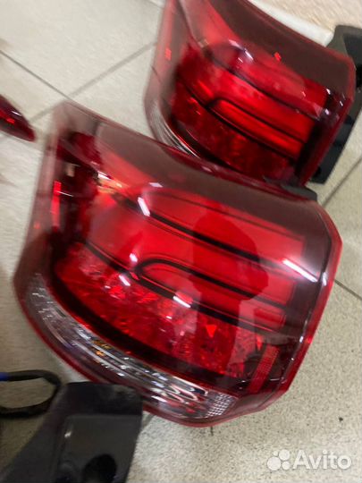 Фонарь внешний левый Mitsubishi Outlander 3