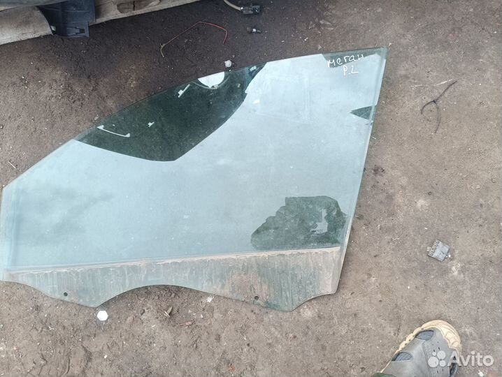 Стекло передней левой двери Renault Megane II