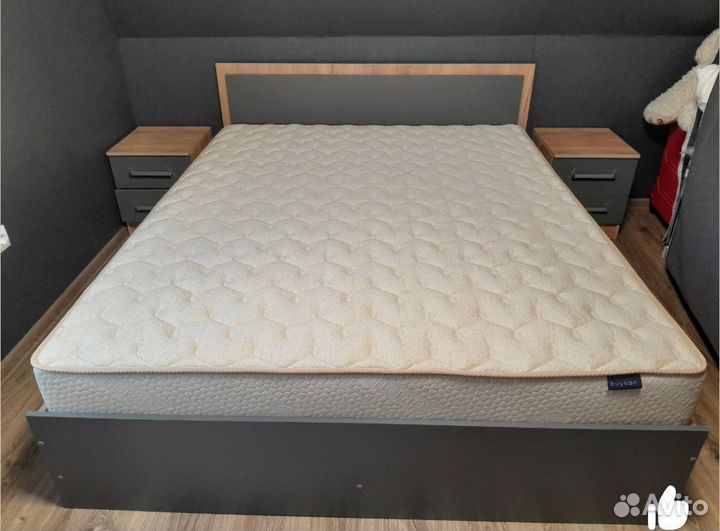 Спальный гарнитур