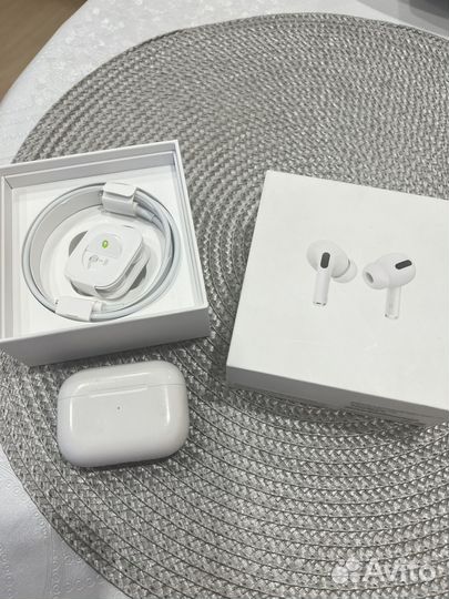 Наушники AirPods Pro