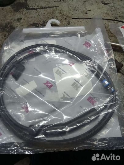 Трос ручного тормоза Мазда 3 вк