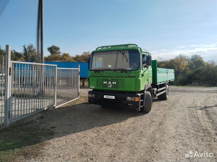 Бортовой грузовик MAN 19.322 с КМУ UNIC, 1989