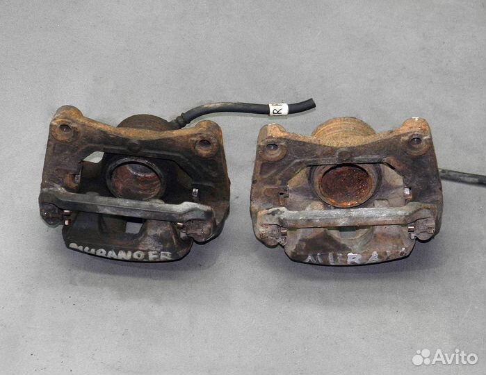 Суппорт передний Nissan Murano Z50