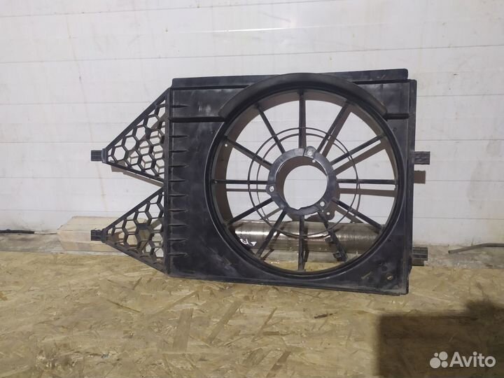 Кожух вентилятора Volkswagen Polo 6RU121207B