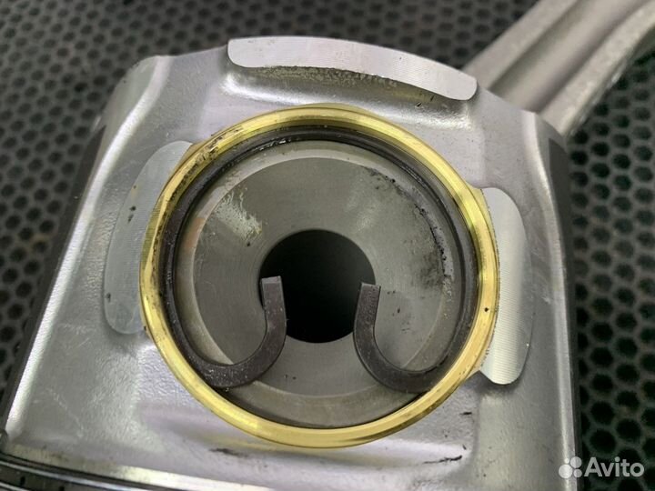 202V025110683 Поршень с шатуном