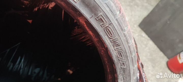 Nokian Tyres WR G2 SUV 295/30 R22