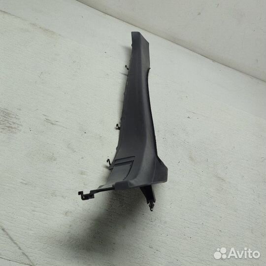 Накладка на порог салона задняя правая Nissan