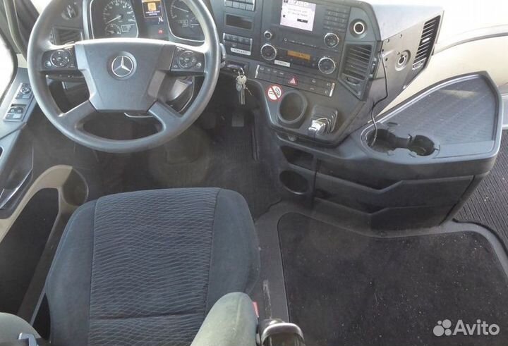 Pазбираем грузовик Mercedes-Benz Actros mpiv с 201