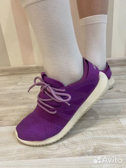 Кроссовки adidas женские