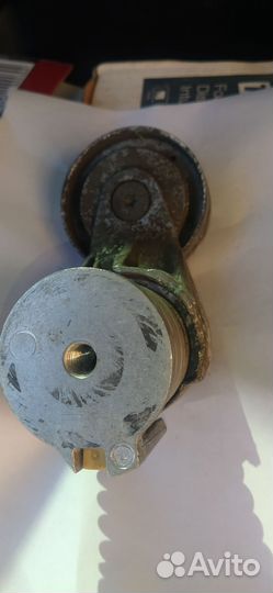 Натяжной ролик