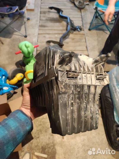 Короб воздушного фильтра Ford maverick 2.3