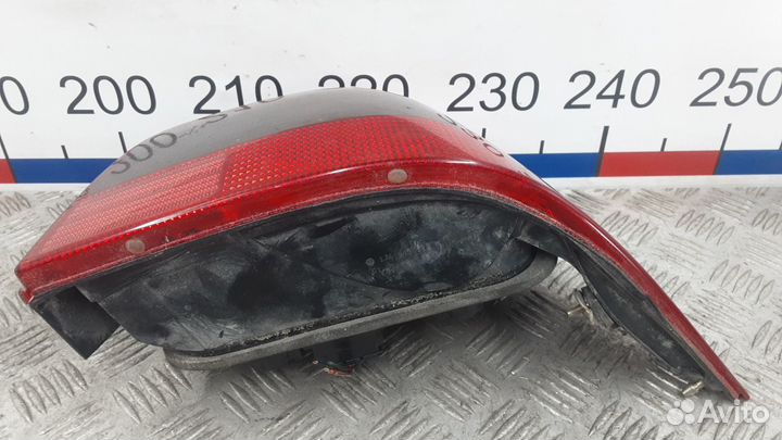 Фонарь задний правый на Volkswagen Golf 4