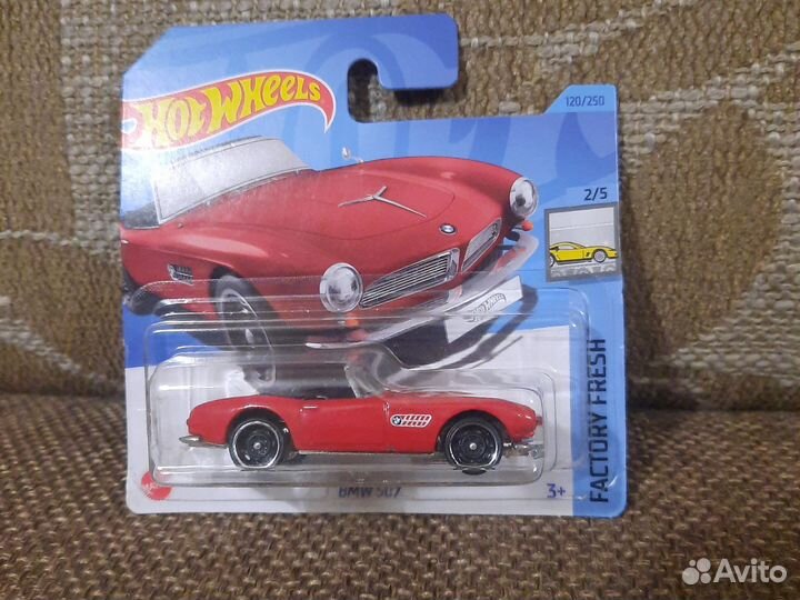 Машинка hot wheels