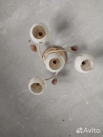 Светильник потолочный золотой