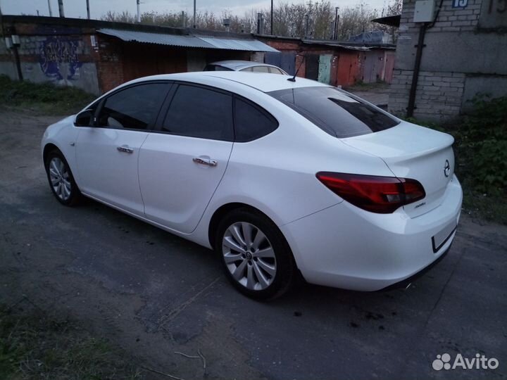 Opel Astra 1.4 AT, 2012, 196 300 км