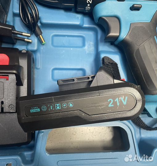 Шуруповерт makita 26v с набором бит