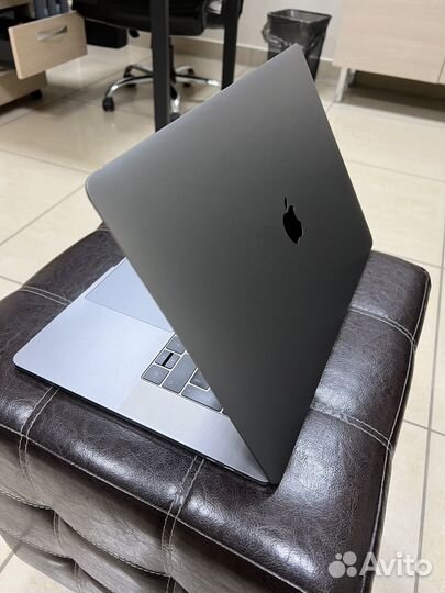 MacBook Pro 15 2017 i7 16gb