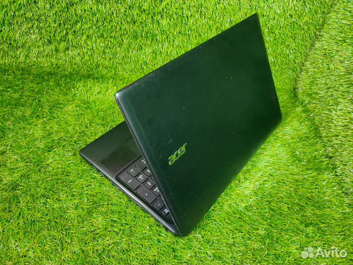 Acer в хорошем состоянии для простых игр и работы