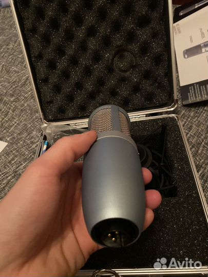 Микрофон студийный AKG P220