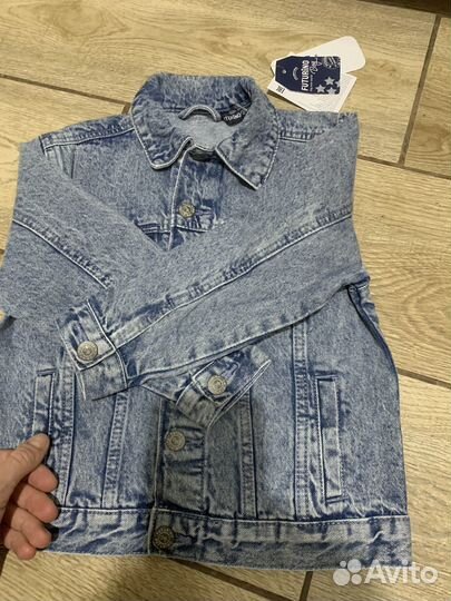Джинсовая куртка на мальчика 104 новая