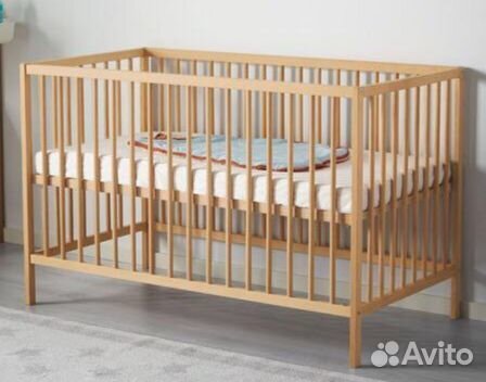 Детская кроватка с матрасом