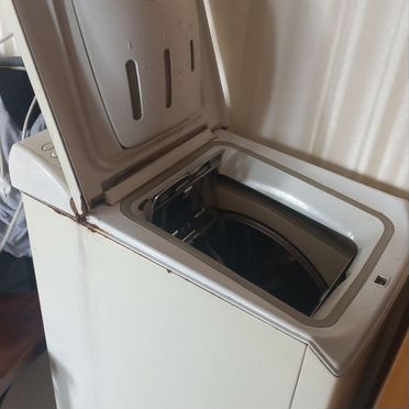 Продам на запчасти стир. машину