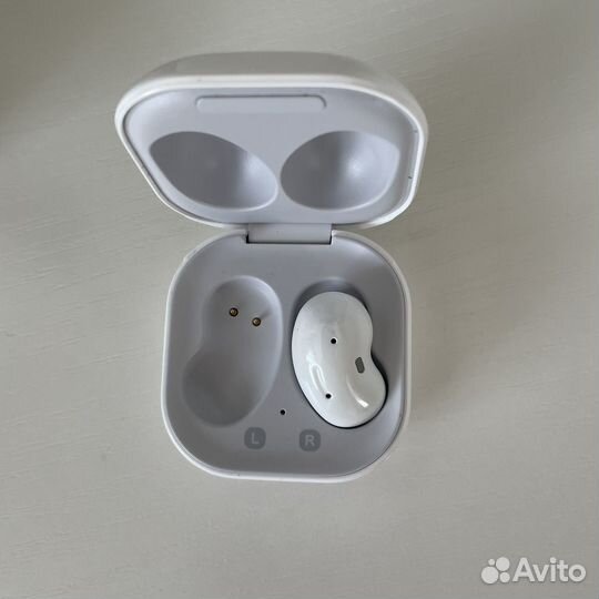 Беспроводные наушники samsung buds live