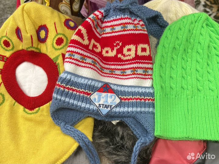 Шапки разные новые по 100 и 299 -много