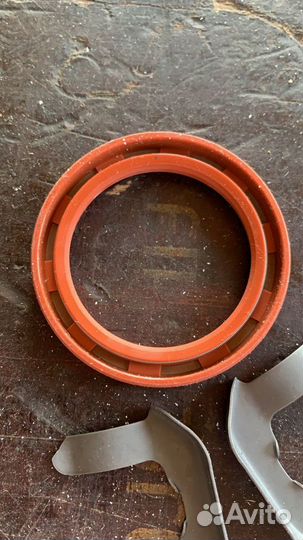 Сальник распредвала передний victor reinz