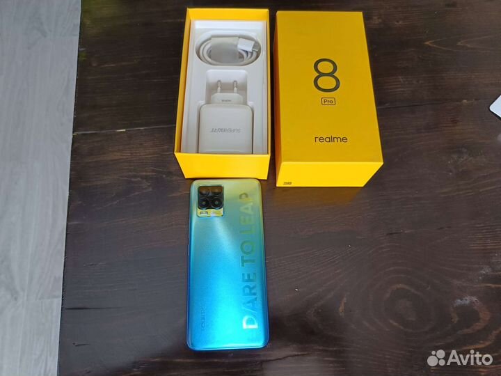 Телефон Realme 8 Pro