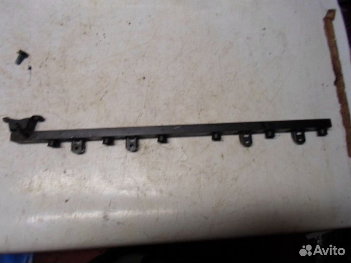 Рейка топливная (рампа) (BMW 5)