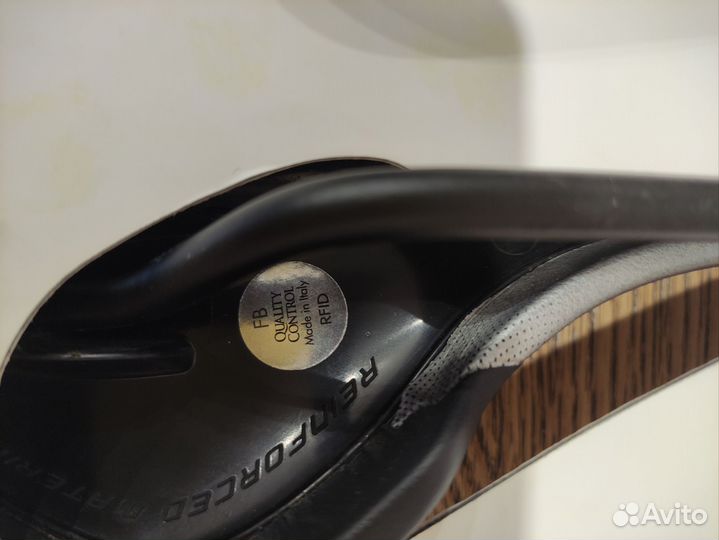 Седло для шоссейного велосипеда