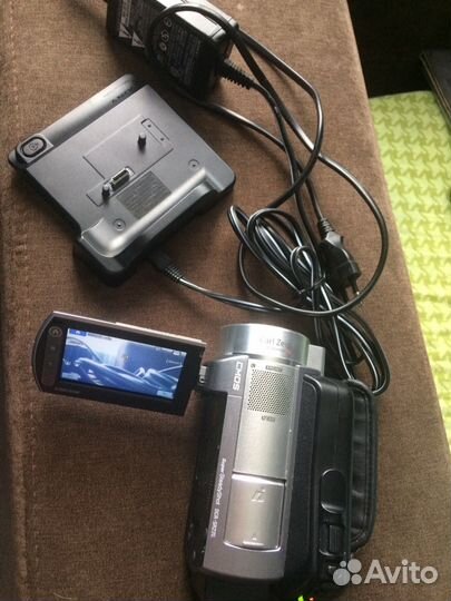 Видеокамера Sony DCR-SR220E